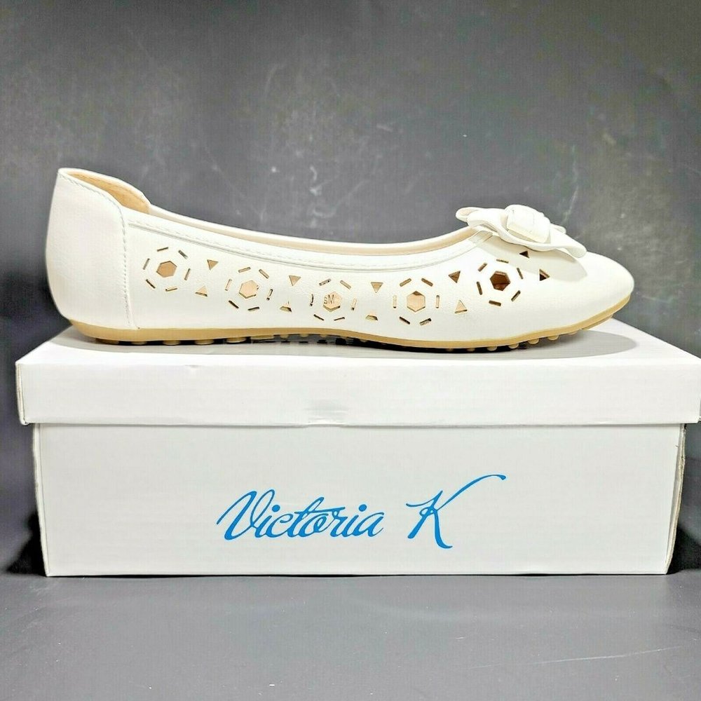 NEW Victoria K Womens White Ballet Flats Sz 7.5
